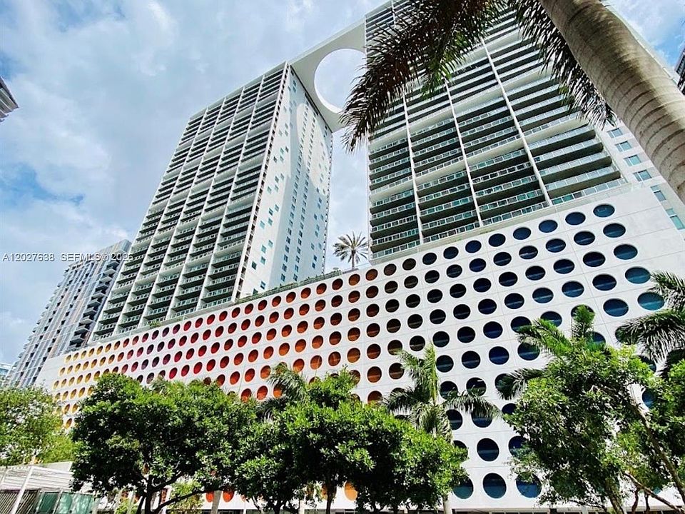 1st image of 500 Brickell Ave APT 3910