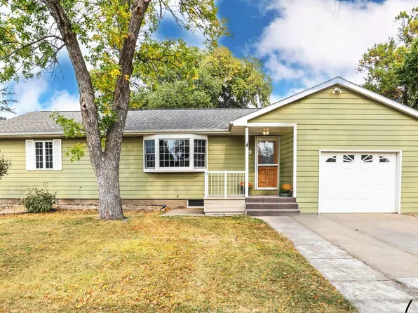 9 E 3rd Ave, Groton, SD 57445