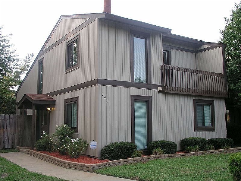 1st image of 743 Alder Cir