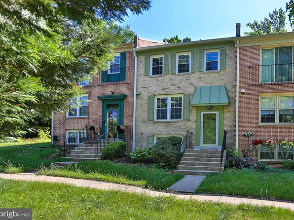 2402 Windbreak Dr, Alexandria, VA 22306