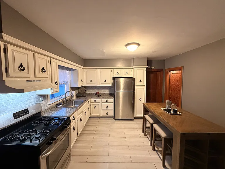 218 W Ridge St #2 — Photo 7