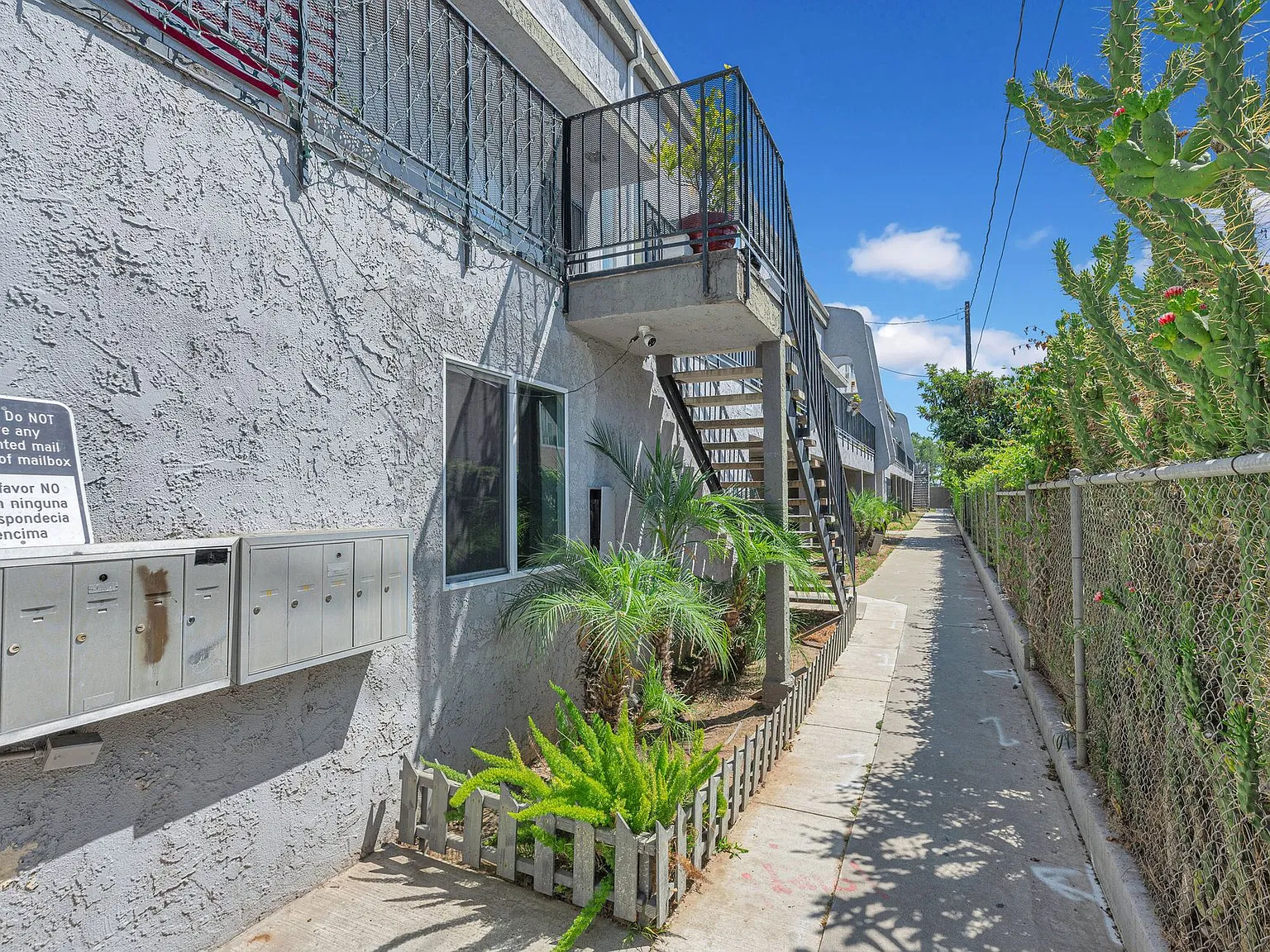 311 W Lohart Ave — Photo 4