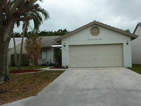 2nd image of 6076 Strawberry Lakes Cir