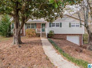 216 Oak Dr W, Trussville, AL 35173
