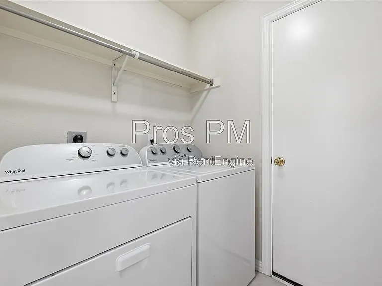 2432 Chesterwood Dr — Photo 31