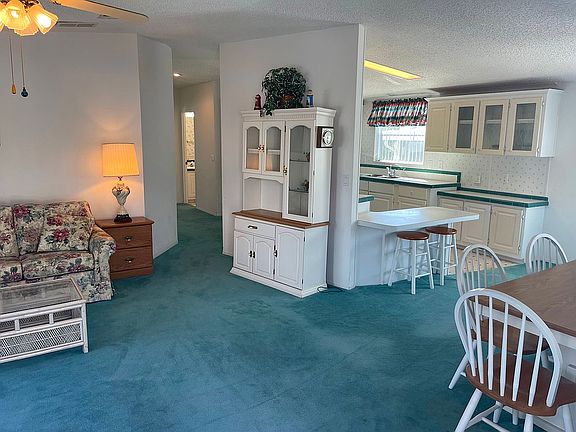 5th image of 883 Pirate Cove Ln
