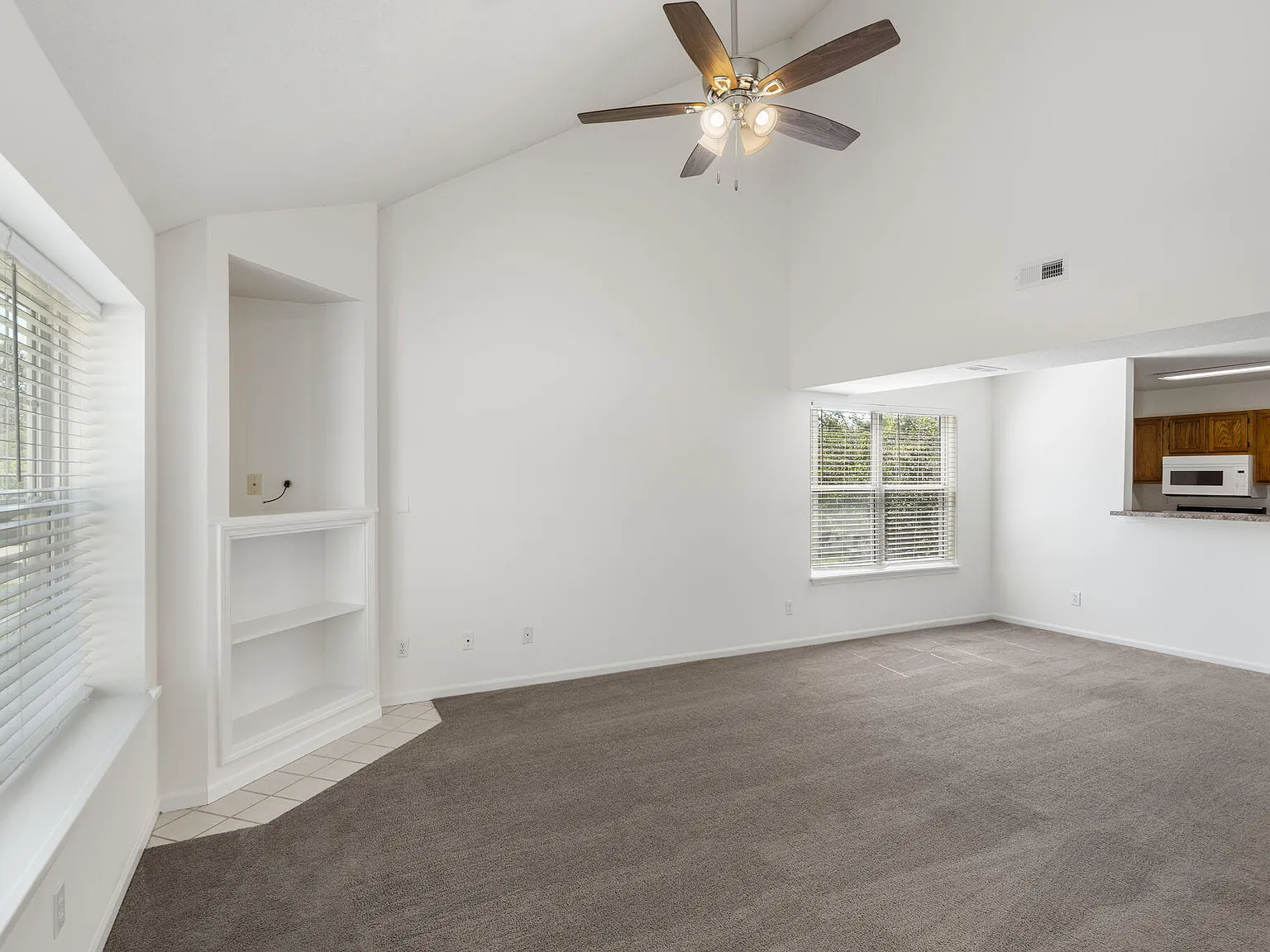 3 bed, 2.0 bath, 1700 sqft, $1,550 — Photo 3
