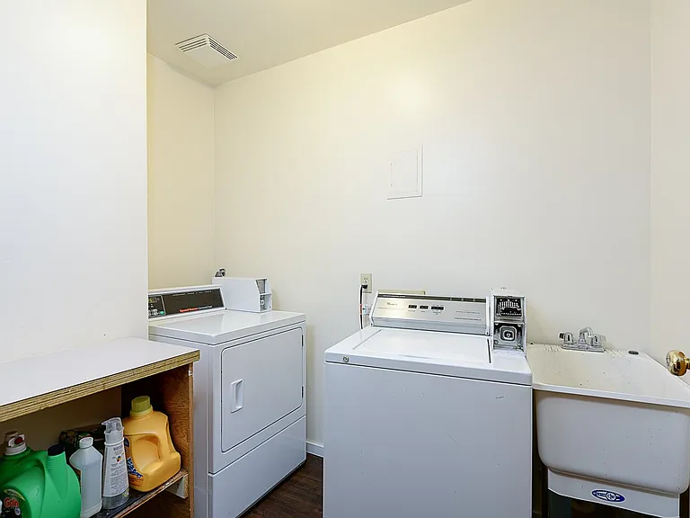 432 Summit Ave E — Photo 10
