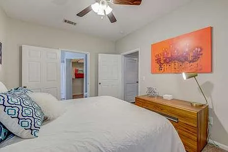 Water's Edge Apartments — Photo 16