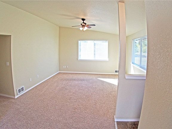 5th image of 803 Edelweiss Ln SE