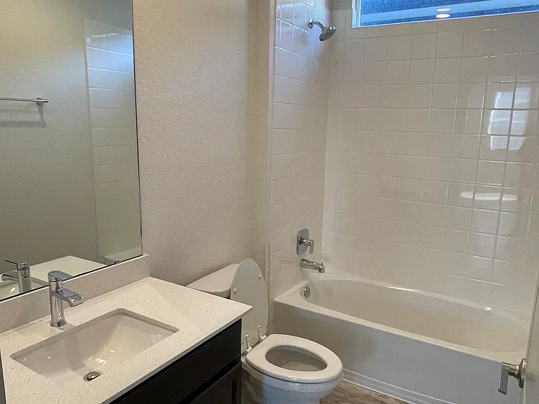 10501 Fulton Ave — Photo 3