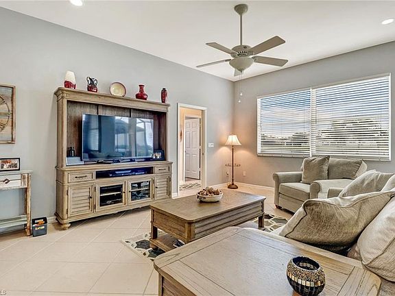 5th image of 977 Chesapeake Bay Ct