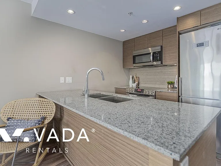135 W 17th St #611 — Photo 5
