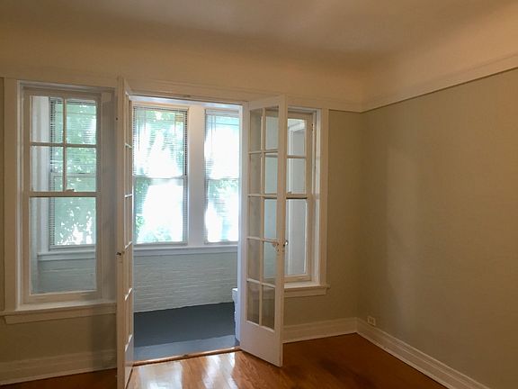 4th image of 6744 N Lakewood Ave #2A