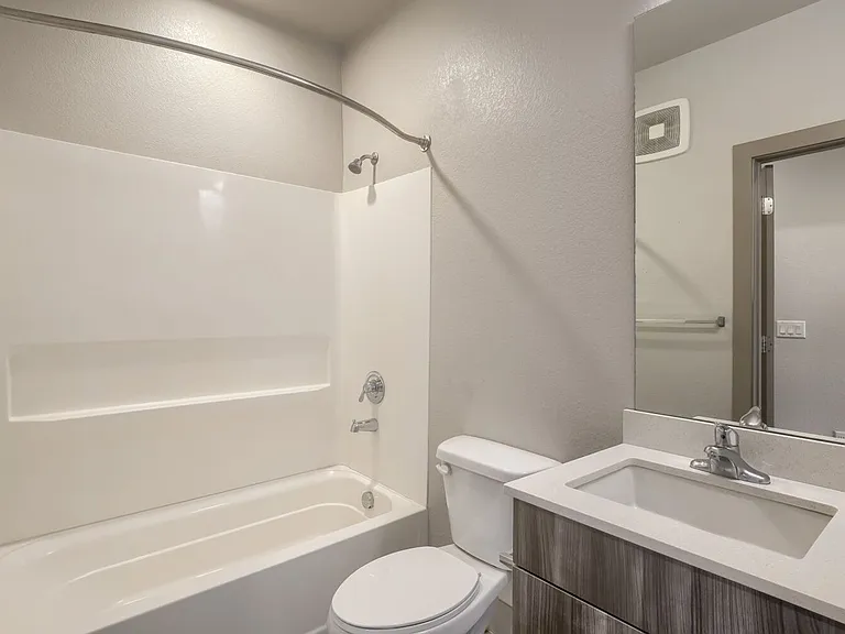 4923 King St — Photo 128