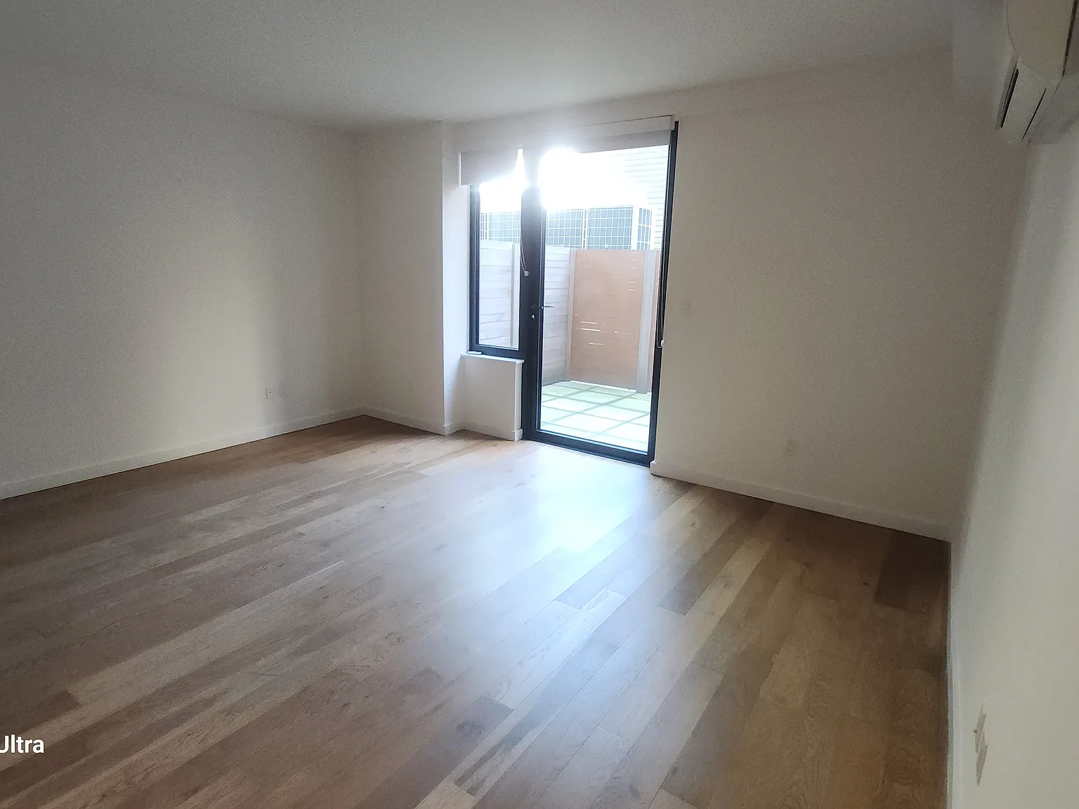 445 West 35th Street — Photo 1