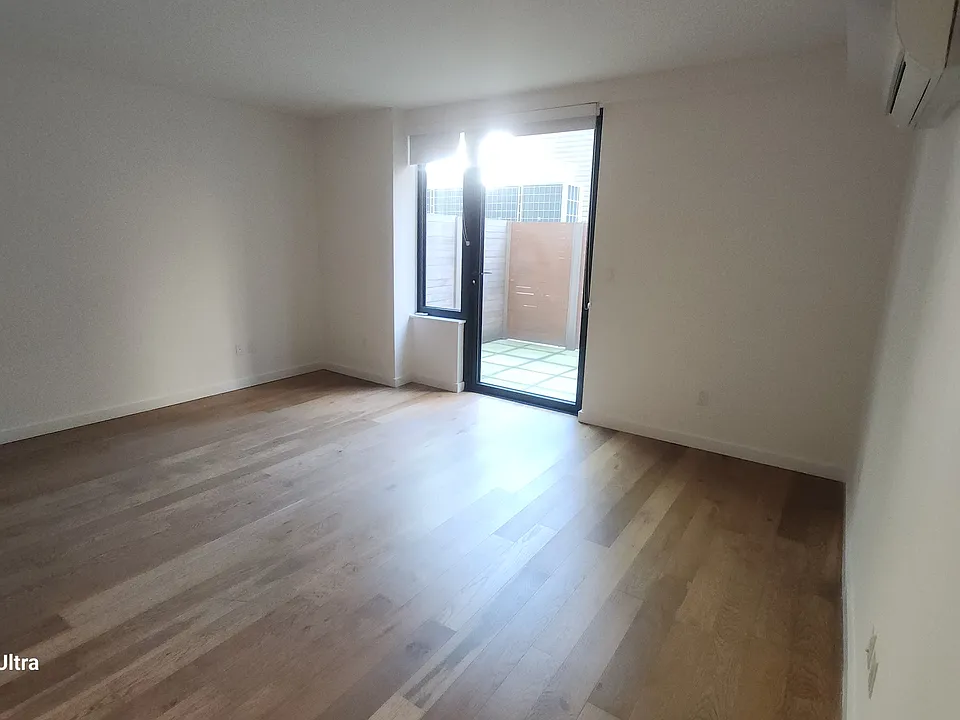445 W 35th St #2A