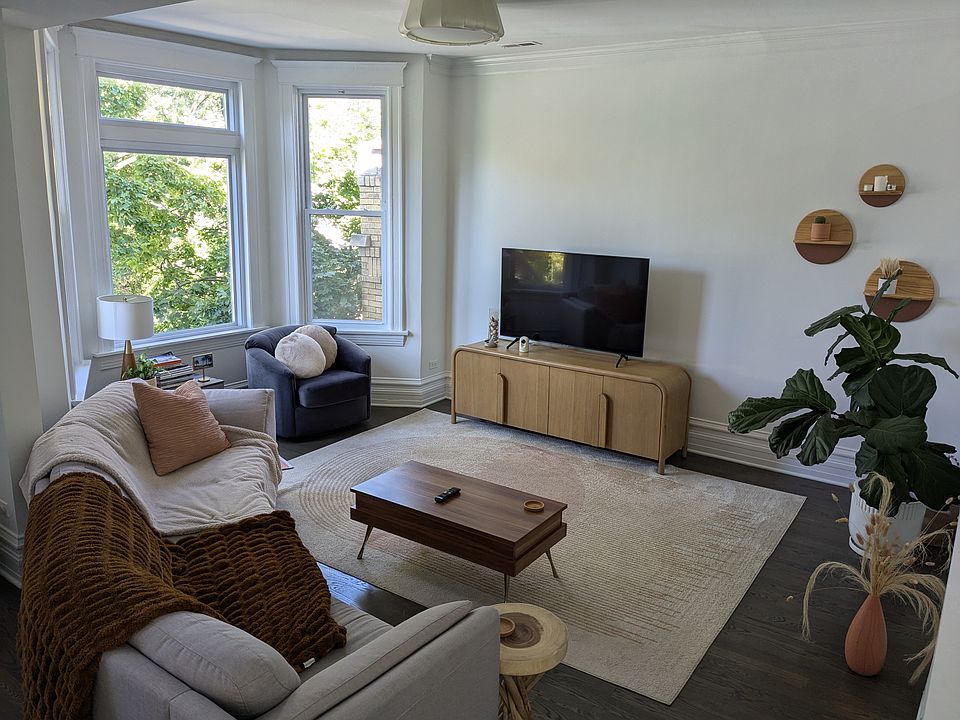 1st image of 1821 W Barry Ave #3