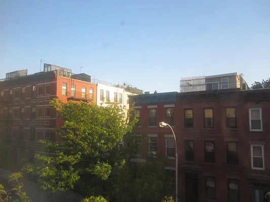 Rented by Sapphire Property Group | media 8