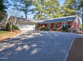 90 Oak Hills Rd, Pinehurst, NC 28374