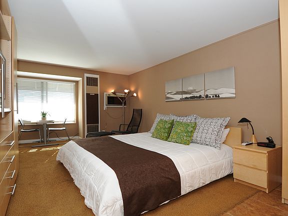 5th image of 2015 Prospector Ave #136