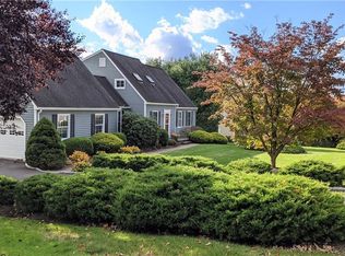 1 Poppy Dr, Brookfield, CT 06804