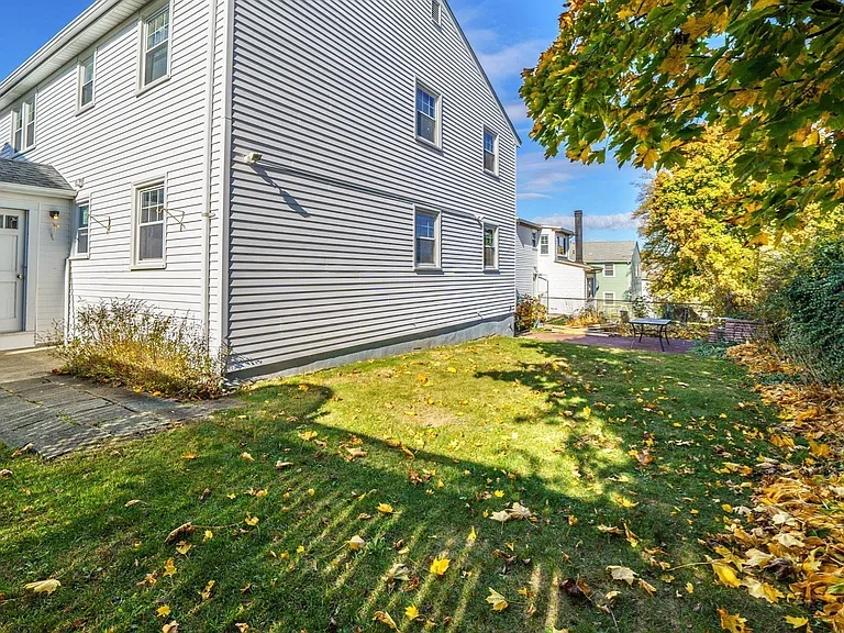 17 King St #2 — Photo 19