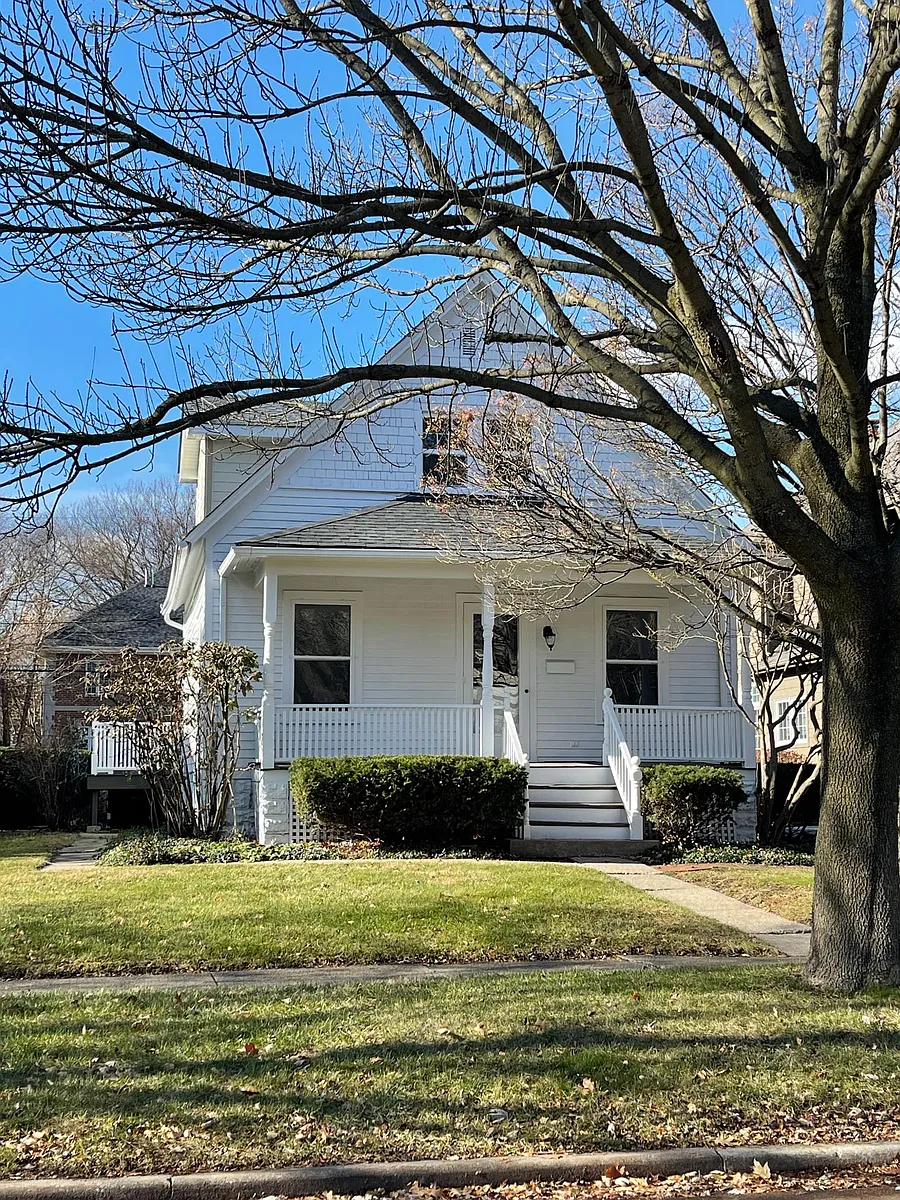 2 - 218 Phillippa St