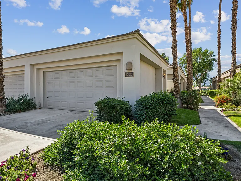 80613 Oak Tree — Photo 30