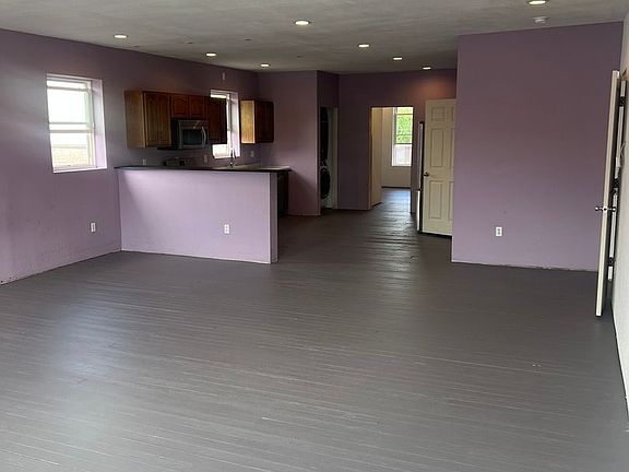 2nd image of 513 Main St #1