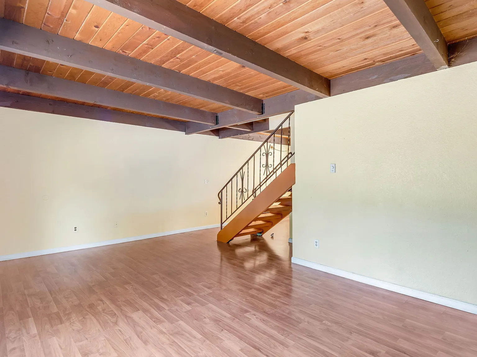 2 bed, 1.5 bath, 1000 sqft, $2,200 — Photo 4