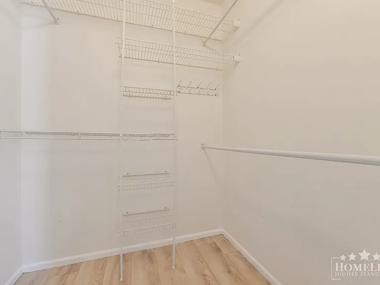 6375 187a St #UPPER HOUSE — Photo 23