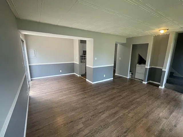 3 bed, 924 sqft, $2,400 — Photo 3