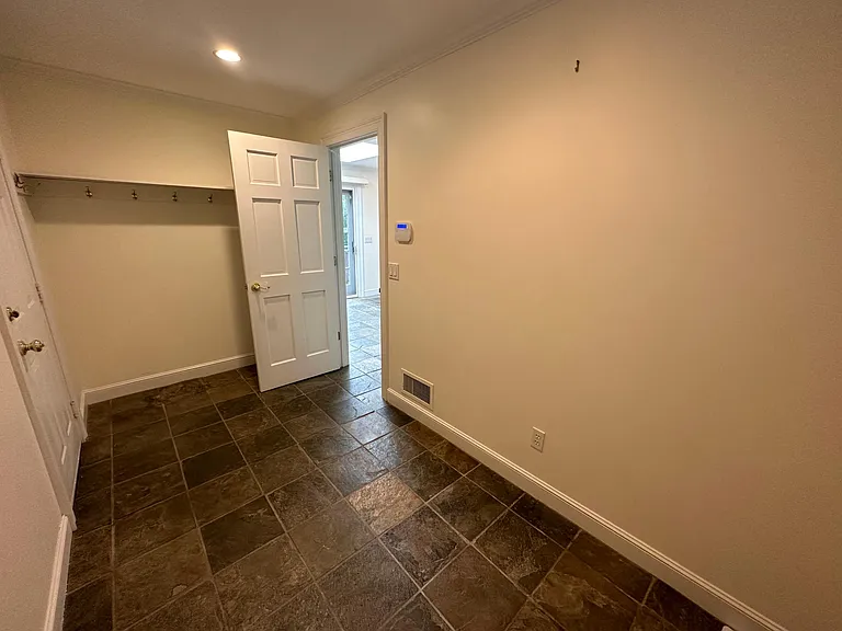 757 Wellesley St — Photo 34