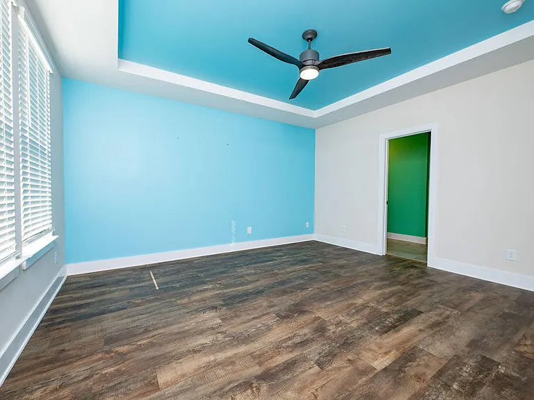 1026 Abbott St — Photo 10
