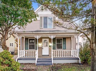413 W 10th St, Mishawaka, IN 46544