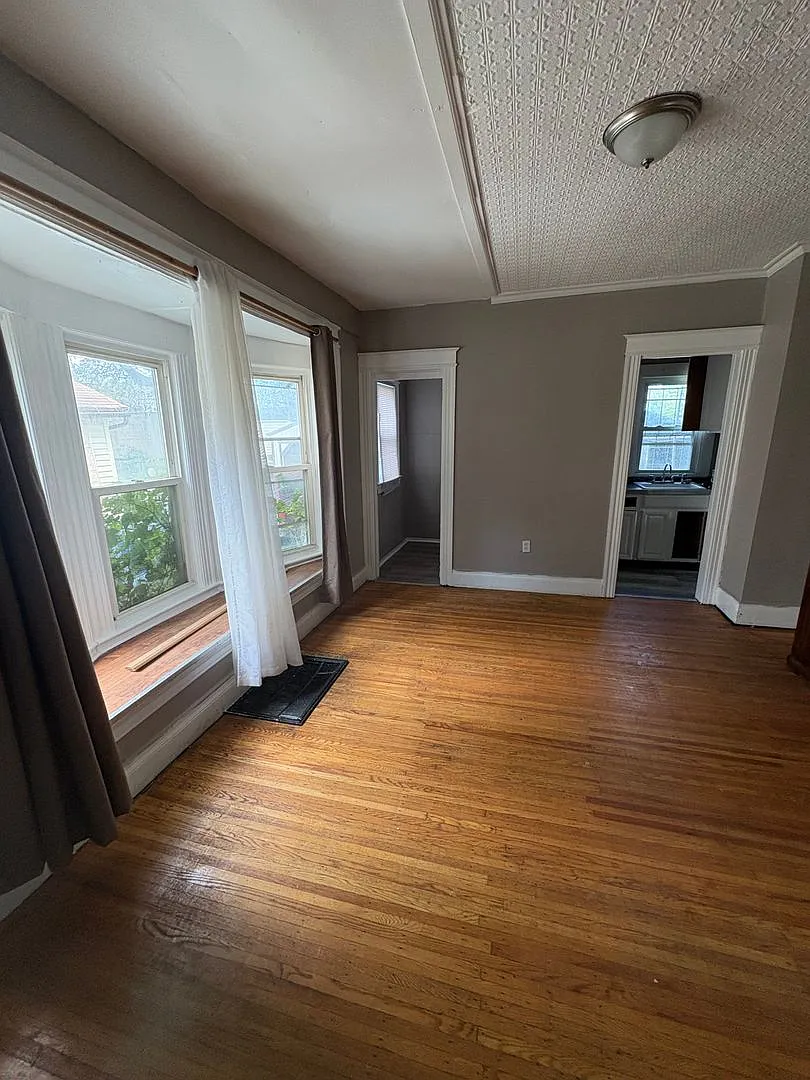 4 Bedroom Single Family Home! — Photo 4