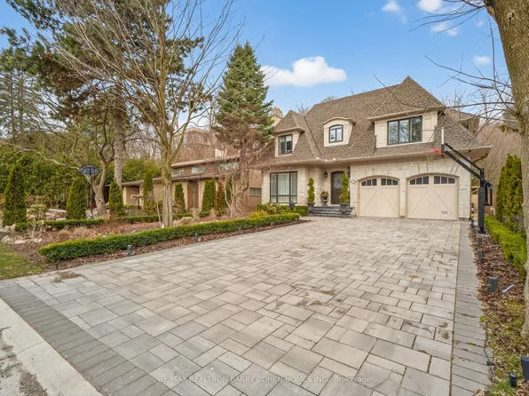 18 Brookfield Rd, Toronto, ON M2P 1A9