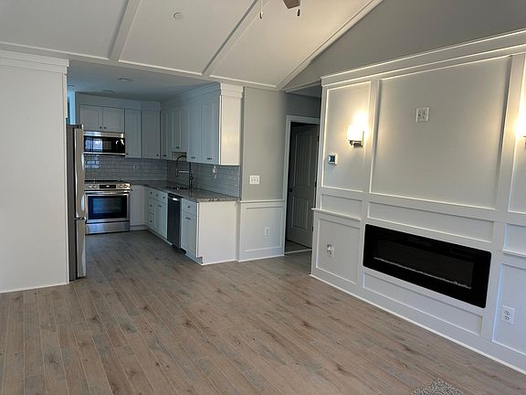 2nd image of 1805B Parkside Dr