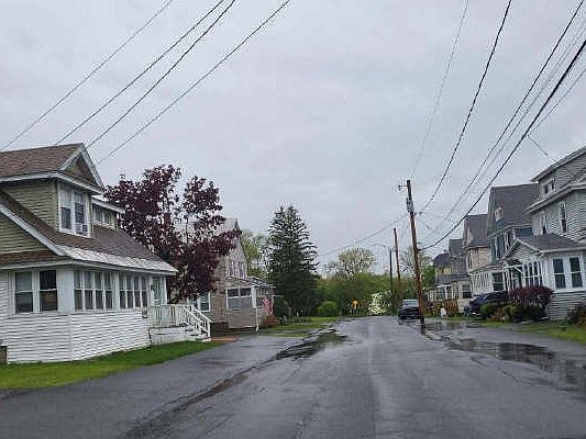2nd image of 111 Hiram Ave