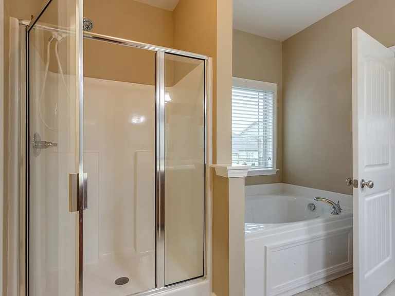 3046 Foust Dr — Photo 2