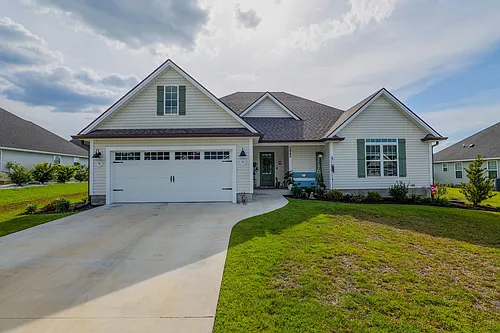 3940 Landings Cir Photo 1