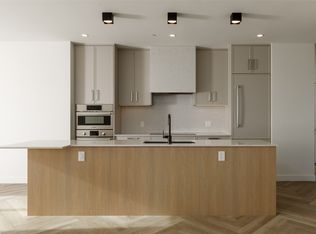 3340 Lakeshore Rd #511, Kelowna, BC V1W 3T1