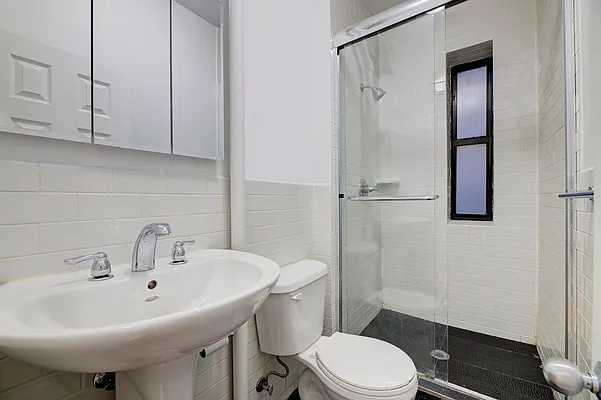 Rented by REAL New York | media 17