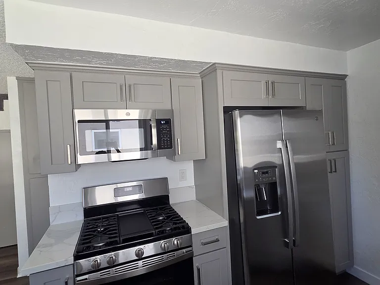 25832 Cypress St — Photo 4