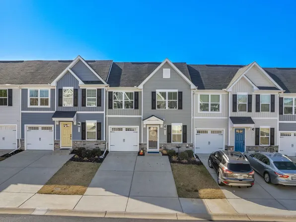 804 Staveley Ln, Greenville, SC 29617