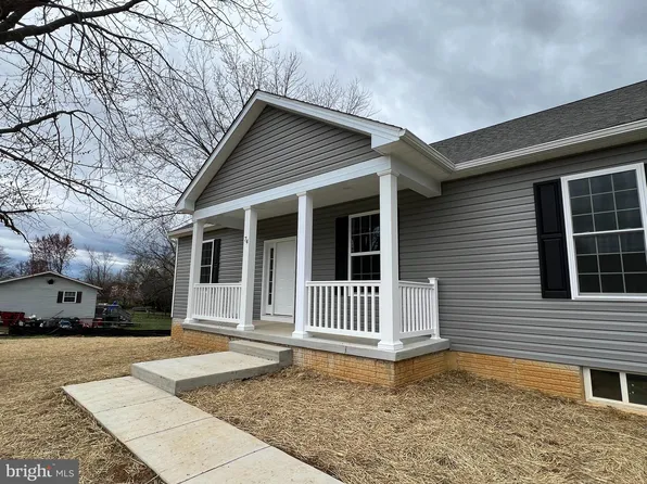 74 Apple Tree Dr, Ranson, WV 25438