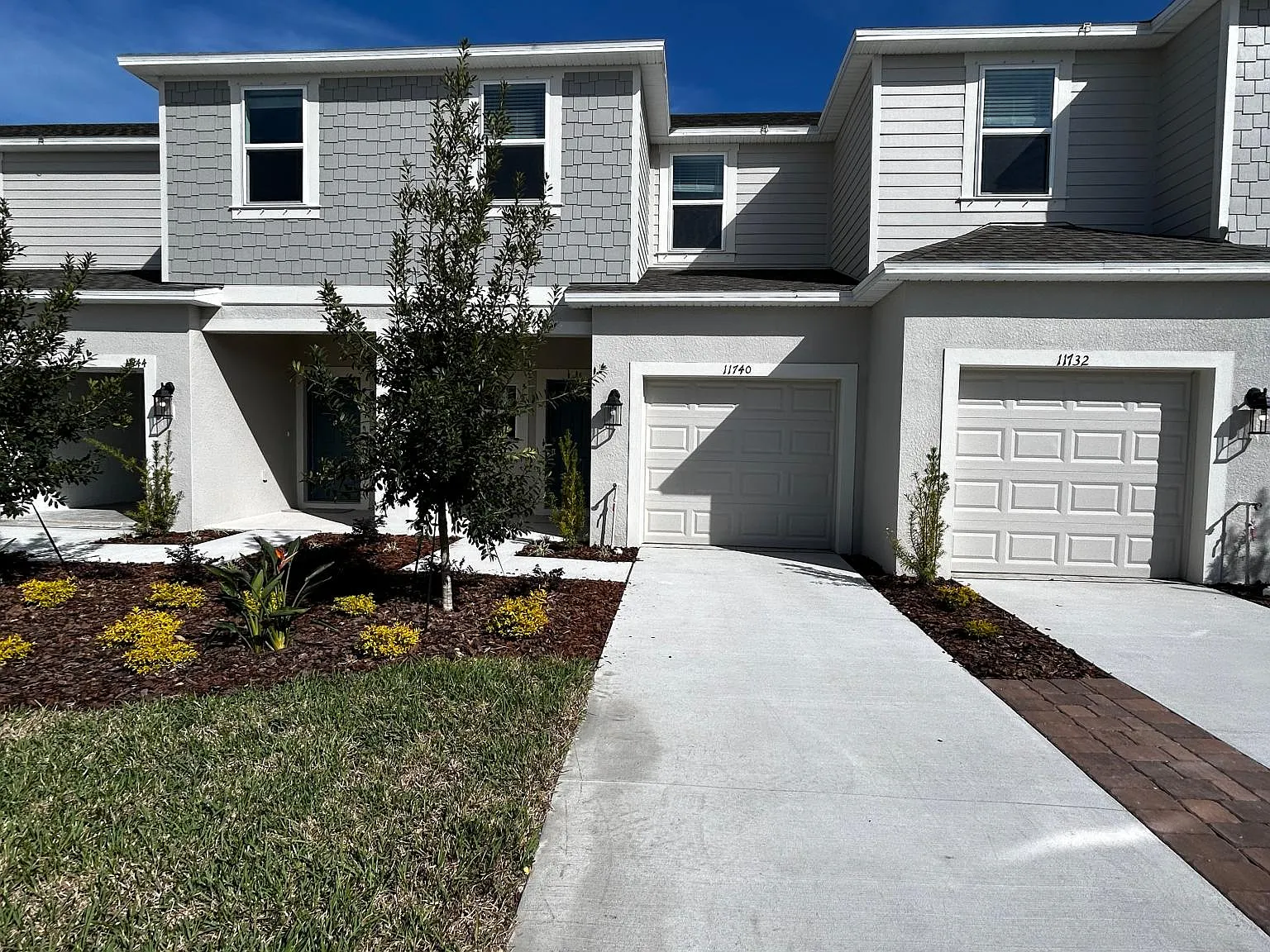 3 bed, 2.5 bath, 1373 sqft, $2,000 — Photo 1