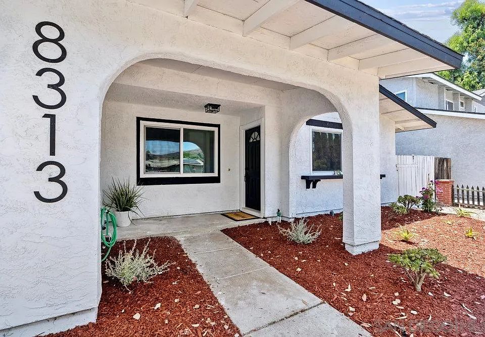 2nd image of 8313 Carlton Oaks Dr