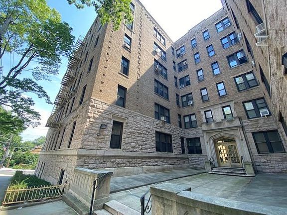 2nd image of 360 E 234th St #5I